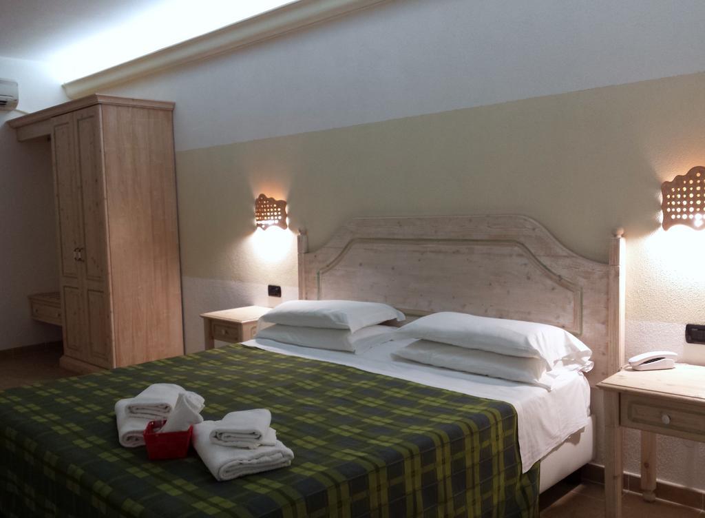 טמפיו פאוזניה Pausania Inn מראה חיצוני תמונה