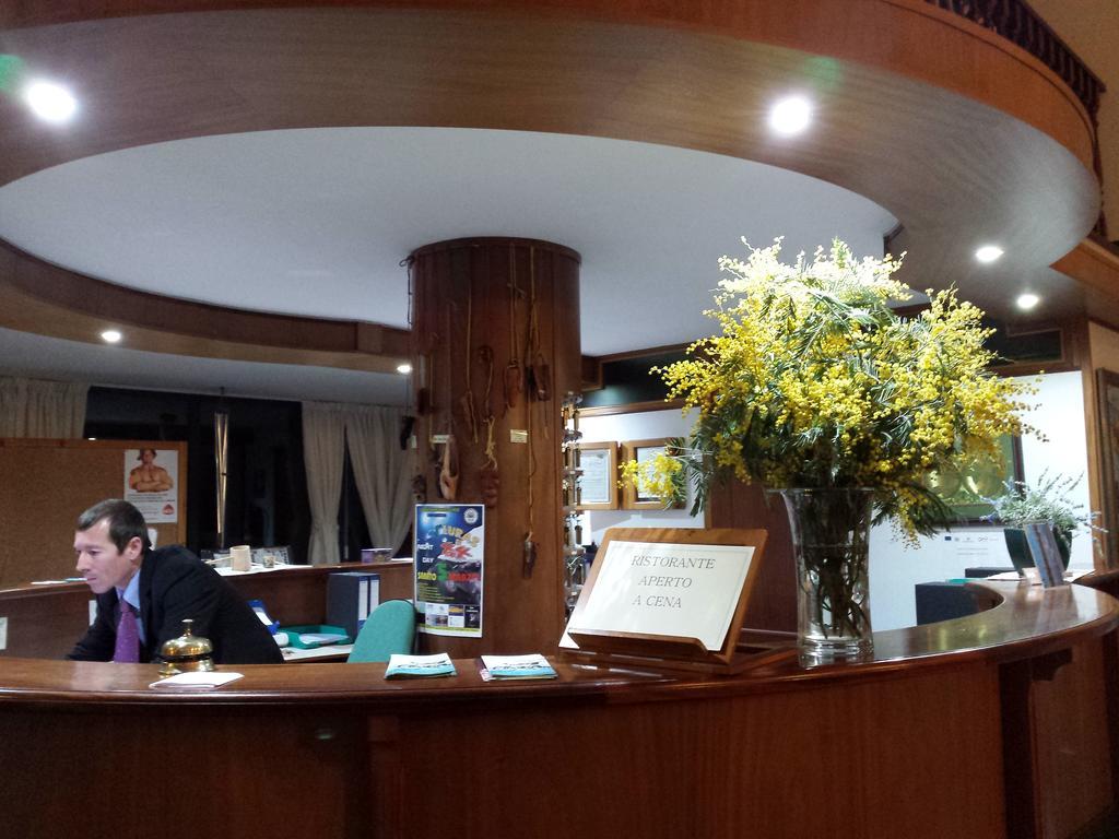 טמפיו פאוזניה Pausania Inn מראה חיצוני תמונה