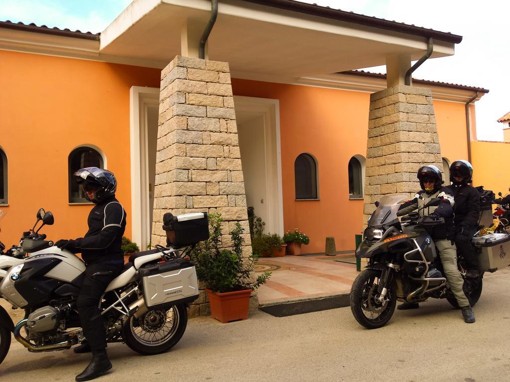טמפיו פאוזניה Pausania Inn מראה חיצוני תמונה