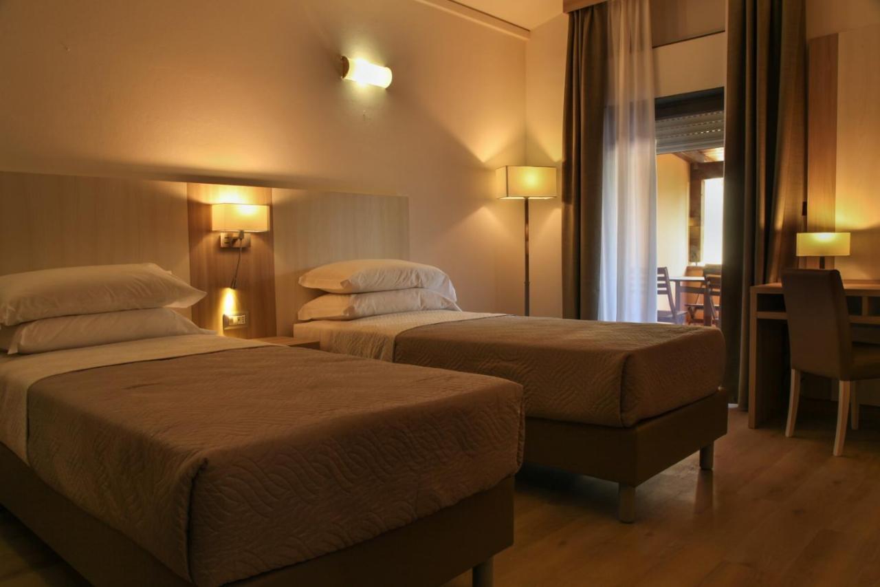 טמפיו פאוזניה Pausania Inn מראה חיצוני תמונה